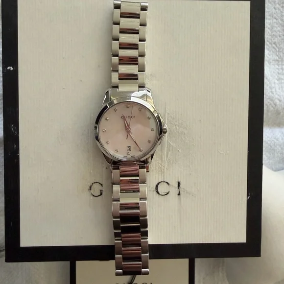 Gucci watch for sale with diamonds!!! - Picture 9 of 11